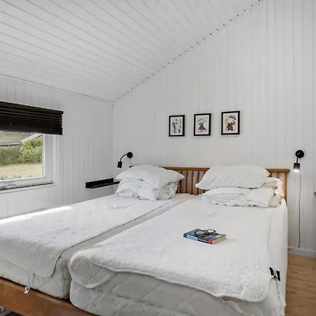 Сasa de vacaciones Three-bedroom In *