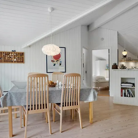 Сasa de vacaciones Three-bedroom In