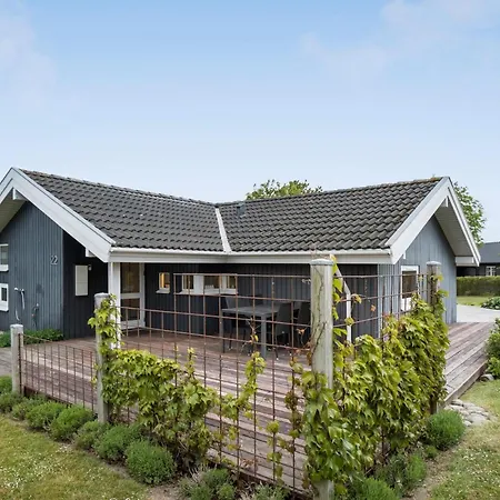 Semesterbostad Three-bedroom In *